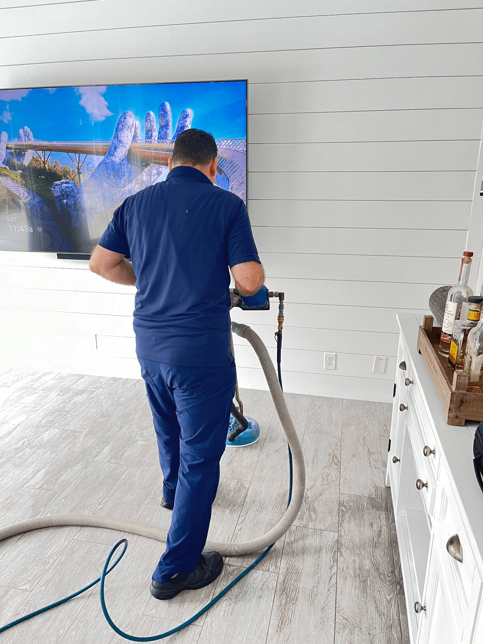 steam cleaning tile and grout
