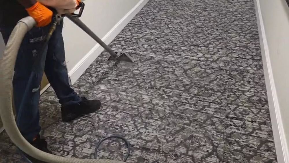 Hot water extraction on patterned hallway carpet