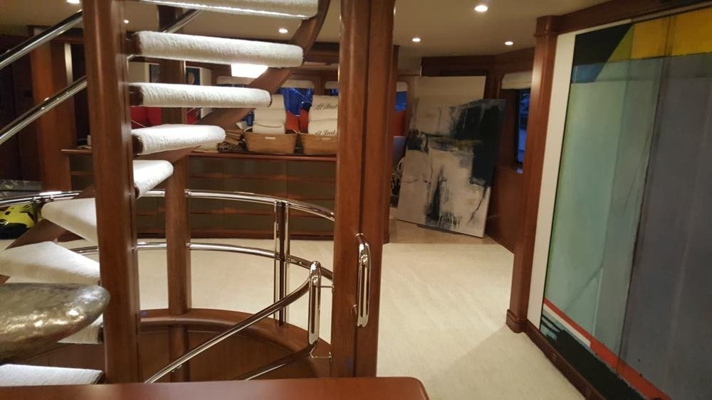 Cream yacht hallway carpet after interior cleaning